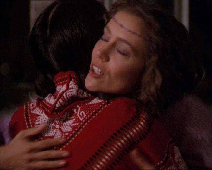 Charmed-Online-dot-210HeartbreakCity0261.jpg