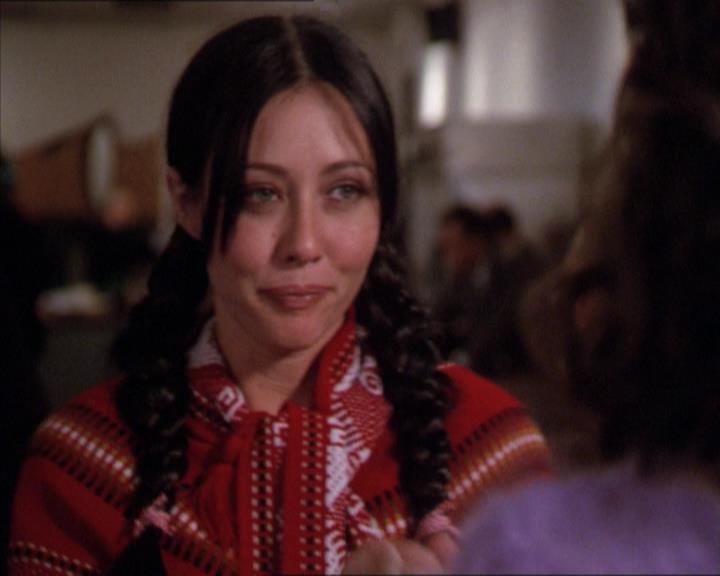 Charmed-Online-dot-210HeartbreakCity0263.jpg