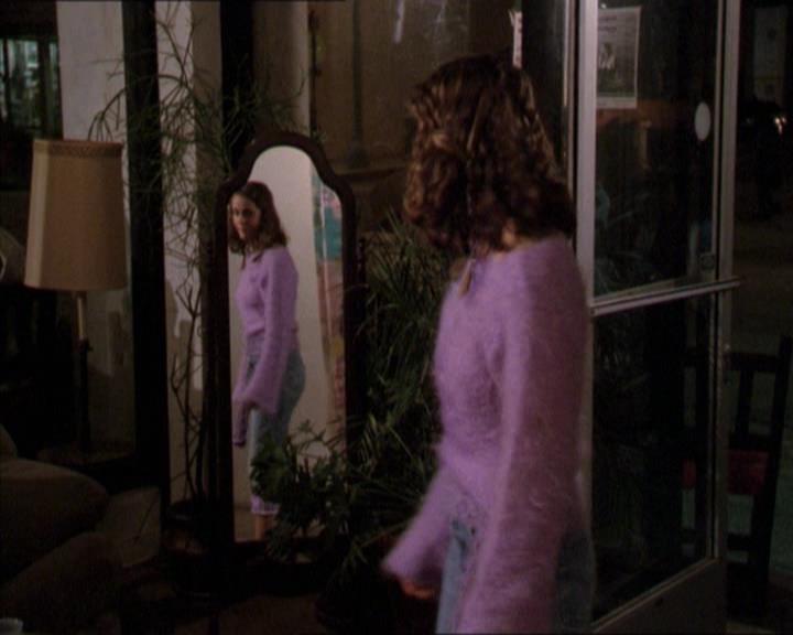 Charmed-Online-dot-210HeartbreakCity0269.jpg