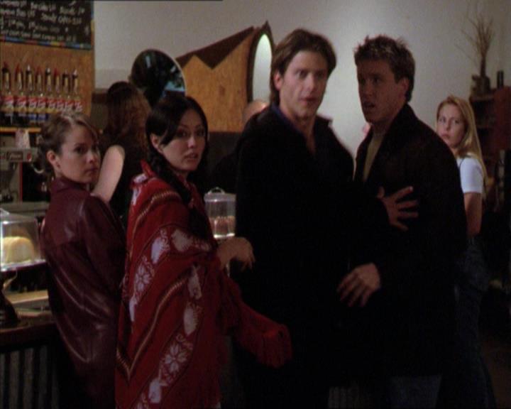 Charmed-Online-dot-210HeartbreakCity0282.jpg