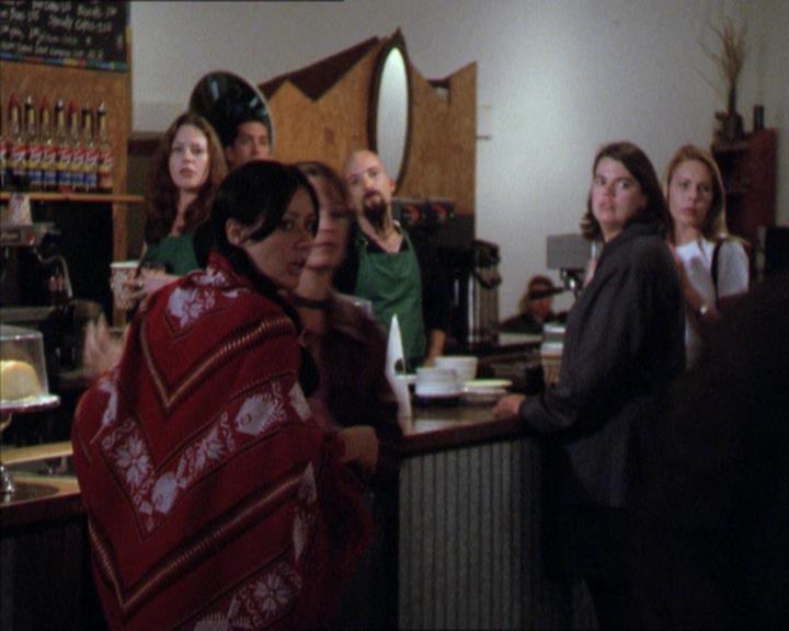 Charmed-Online-dot-210HeartbreakCity0285.jpg