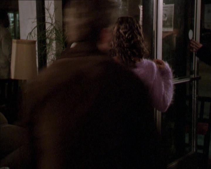 Charmed-Online-dot-210HeartbreakCity0287.jpg