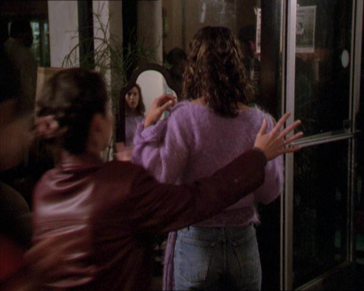 Charmed-Online-dot-210HeartbreakCity0288.jpg