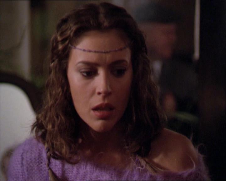 Charmed-Online-dot-210HeartbreakCity0296.jpg