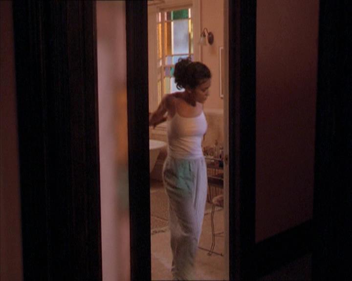 Charmed-Online-dot-210HeartbreakCity0358.jpg