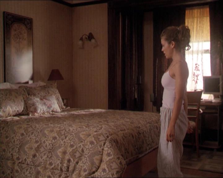 Charmed-Online-dot-210HeartbreakCity0367.jpg