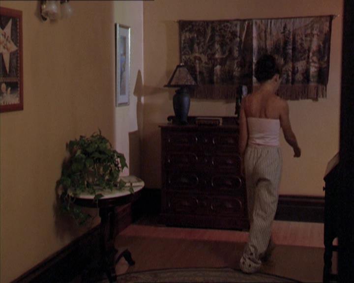 Charmed-Online-dot-210HeartbreakCity0393.jpg