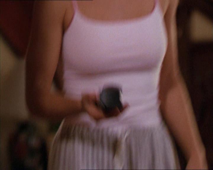 Charmed-Online-dot-210HeartbreakCity0403.jpg