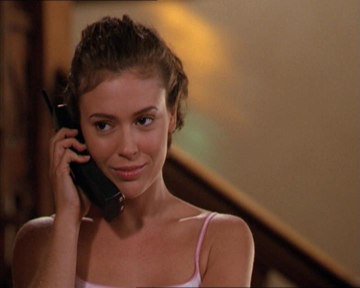 Charmed-Online-dot-210HeartbreakCity0407.jpg