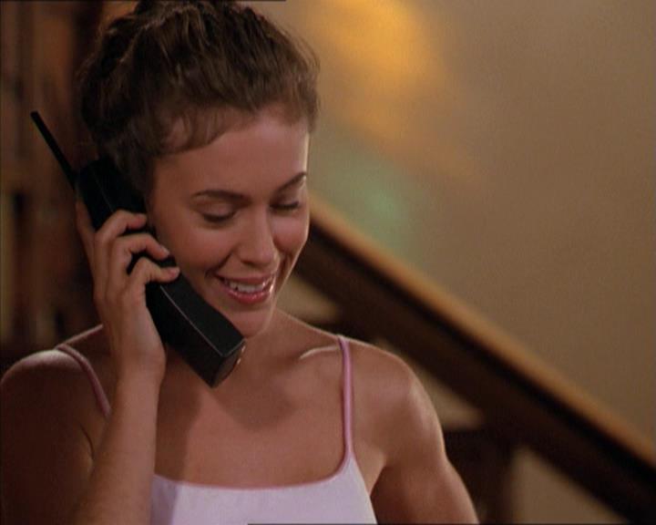 Charmed-Online-dot-210HeartbreakCity0413.jpg