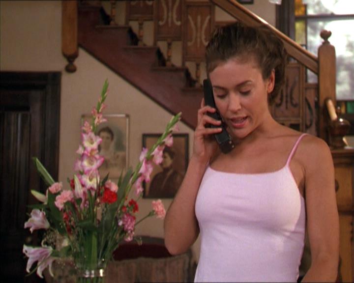 Charmed-Online-dot-210HeartbreakCity0423.jpg
