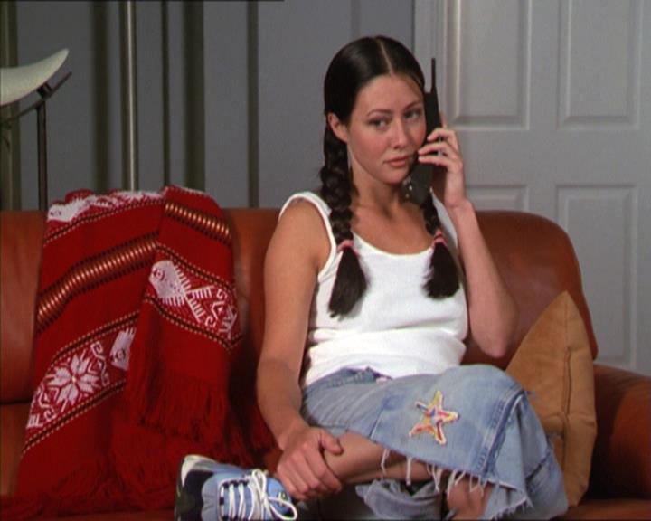 Charmed-Online-dot-210HeartbreakCity0429.jpg