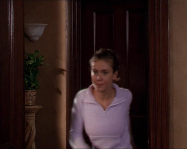 Charmed-Online-dot-210HeartbreakCity0511.jpg