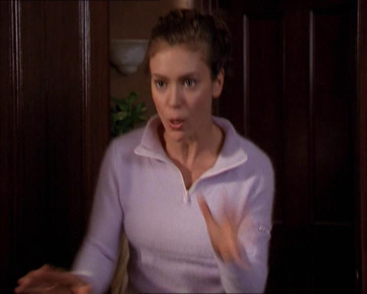 Charmed-Online-dot-210HeartbreakCity0514.jpg