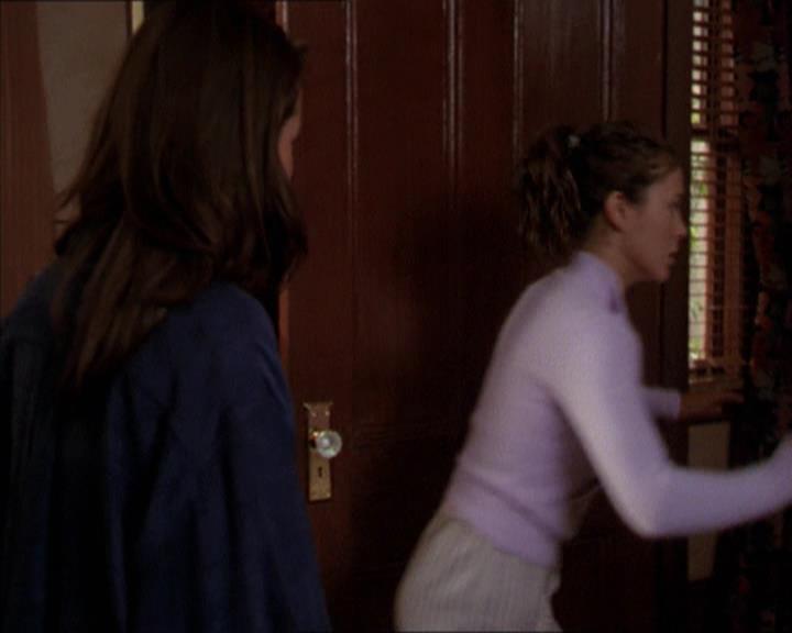 Charmed-Online-dot-210HeartbreakCity0523.jpg