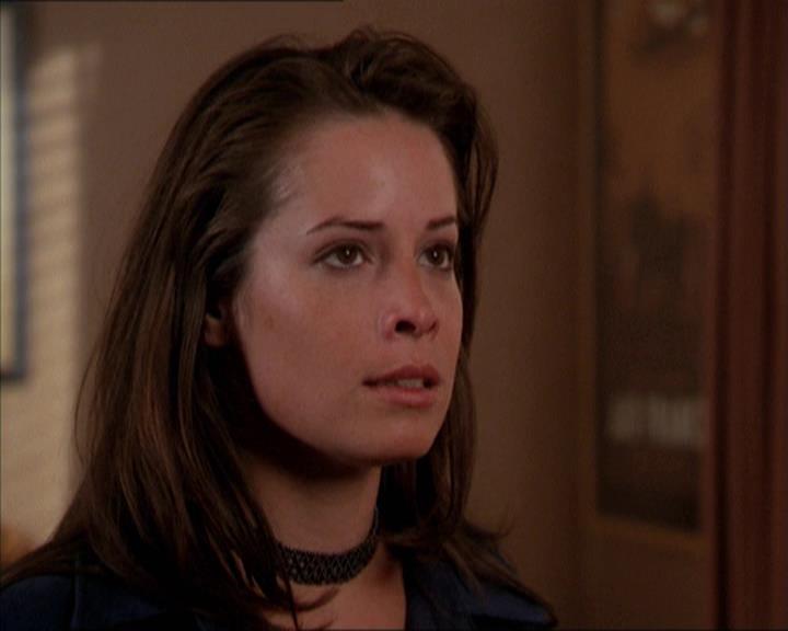 Charmed-Online-dot-210HeartbreakCity0531.jpg