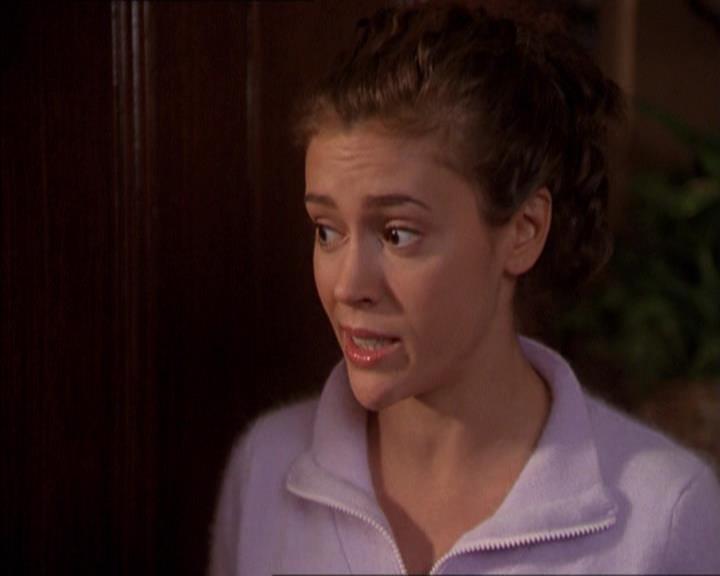 Charmed-Online-dot-210HeartbreakCity0538.jpg