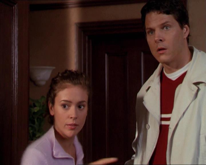 Charmed-Online-dot-210HeartbreakCity0548.jpg