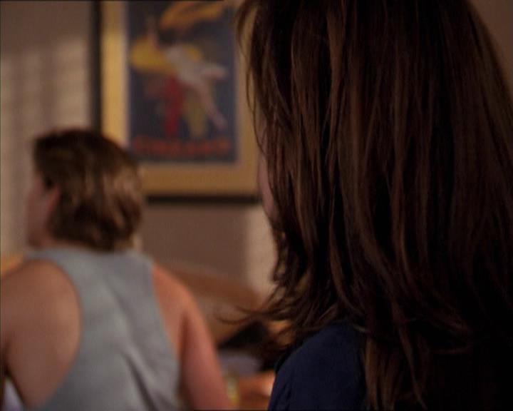 Charmed-Online-dot-210HeartbreakCity0551.jpg