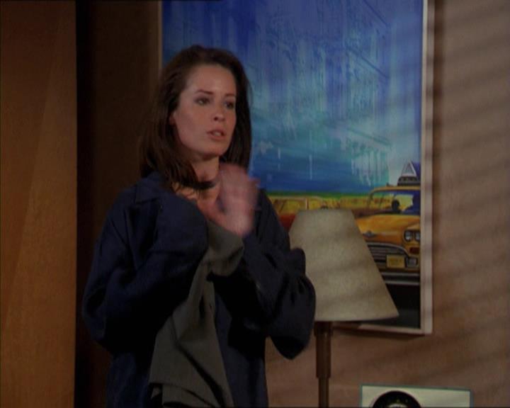 Charmed-Online-dot-210HeartbreakCity0575.jpg