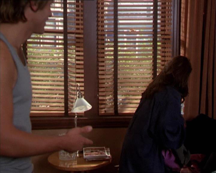 Charmed-Online-dot-210HeartbreakCity0579.jpg