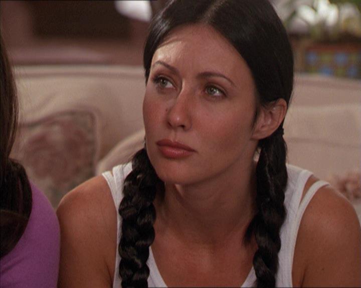 Charmed-Online-dot-210HeartbreakCity0630.jpg