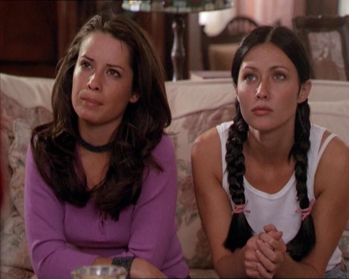 Charmed-Online-dot-210HeartbreakCity0639.jpg