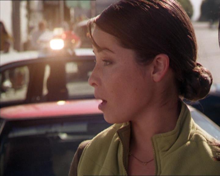 Charmed-Online-dot-210HeartbreakCity0884.jpg