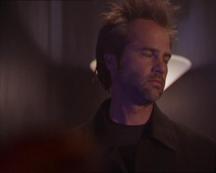 Charmed-Online-dot-210HeartbreakCity1452.jpg