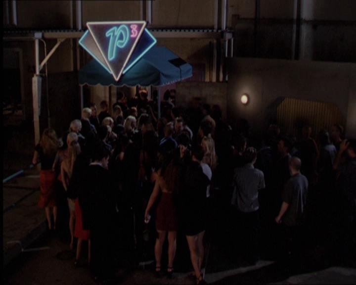 Charmed-Online-dot-210HeartbreakCity1462.jpg