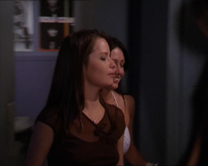 Charmed-Online-dot-210HeartbreakCity1465.jpg