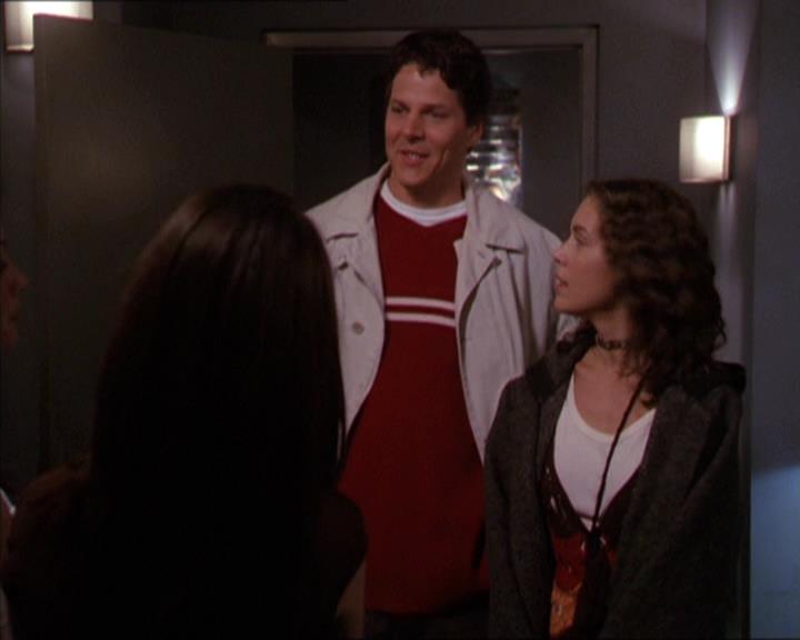 Charmed-Online-dot-210HeartbreakCity1471.jpg