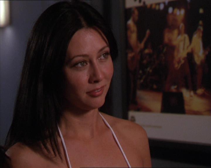 Charmed-Online-dot-210HeartbreakCity1474.jpg