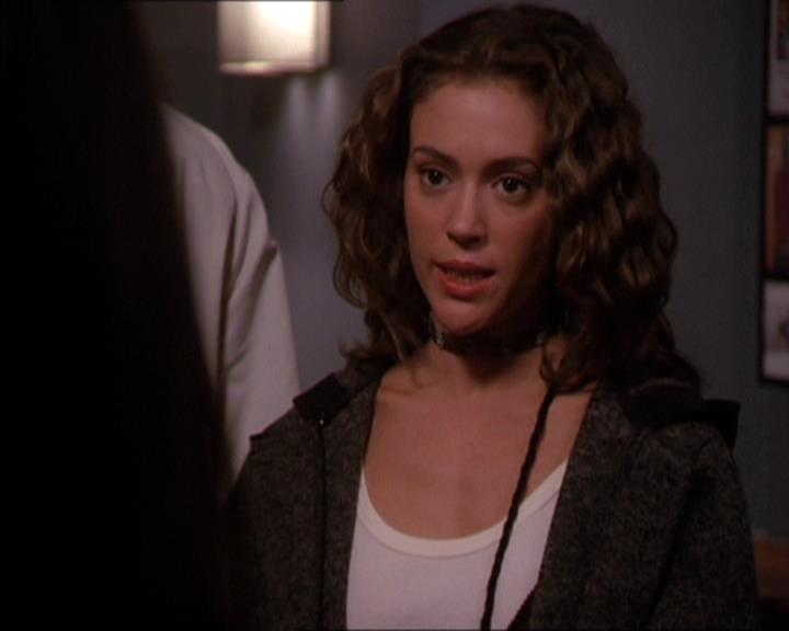 Charmed-Online-dot-210HeartbreakCity1487.jpg