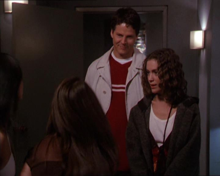 Charmed-Online-dot-210HeartbreakCity1496.jpg