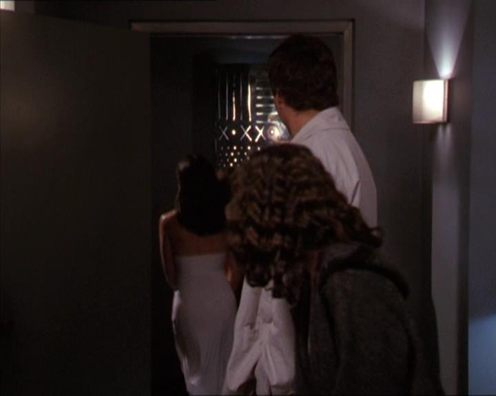 Charmed-Online-dot-210HeartbreakCity1498.jpg