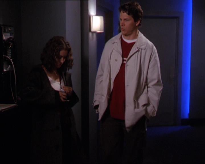 Charmed-Online-dot-210HeartbreakCity1563.jpg