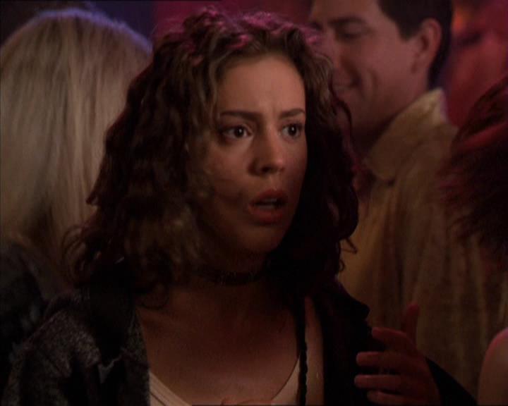 Charmed-Online-dot-210HeartbreakCity1581.jpg