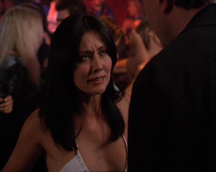 Charmed-Online-dot-210HeartbreakCity1586.jpg