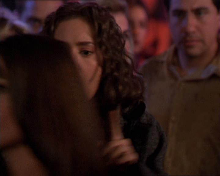 Charmed-Online-dot-210HeartbreakCity1605.jpg