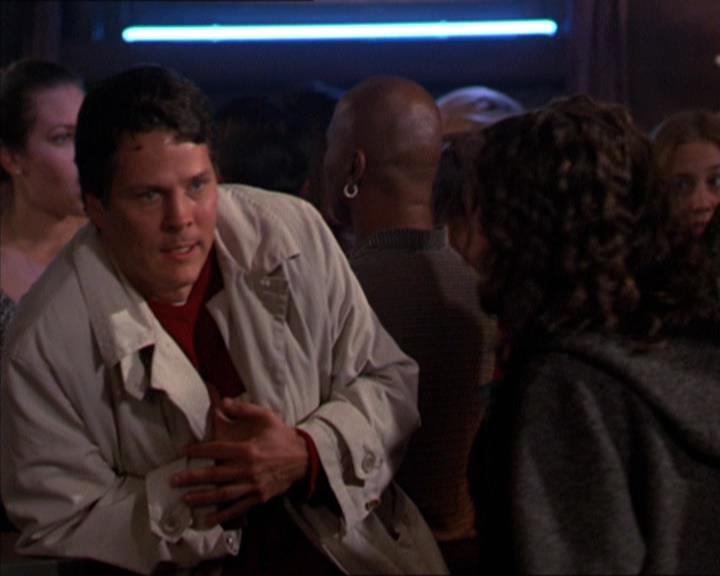 Charmed-Online-dot-210HeartbreakCity1619.jpg