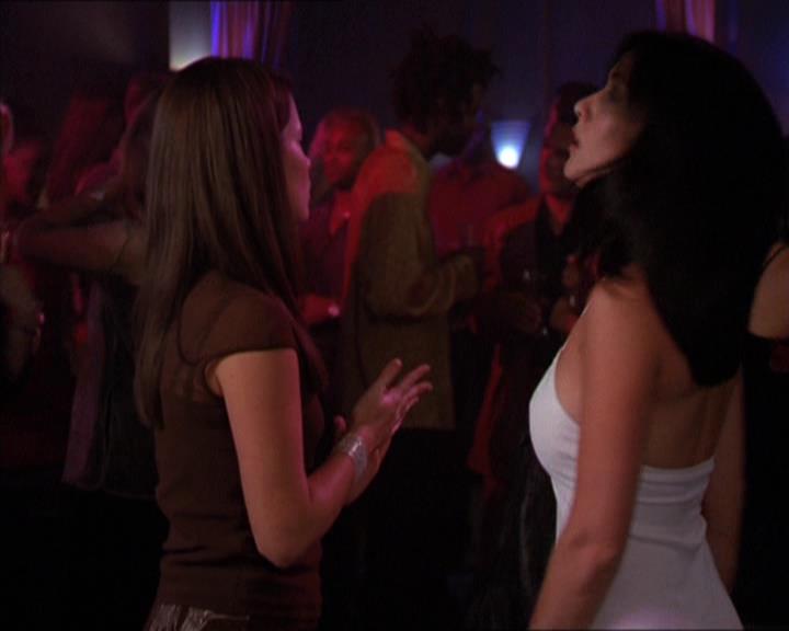 Charmed-Online-dot-210HeartbreakCity1622.jpg