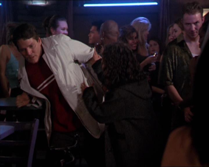 Charmed-Online-dot-210HeartbreakCity1629.jpg