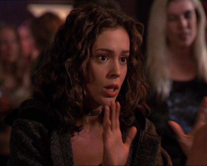 Charmed-Online-dot-210HeartbreakCity1641.jpg