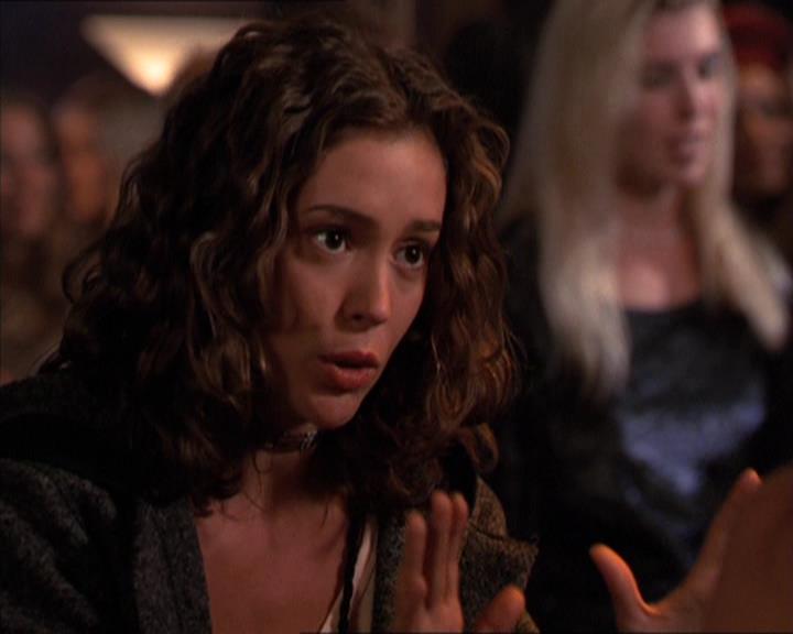 Charmed-Online-dot-210HeartbreakCity1643.jpg