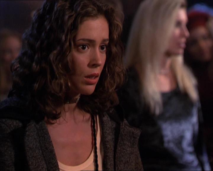 Charmed-Online-dot-210HeartbreakCity1647.jpg