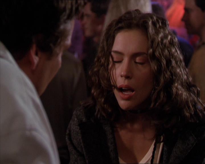 Charmed-Online-dot-210HeartbreakCity1671.jpg