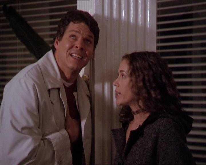 Charmed-Online-dot-210HeartbreakCity1748.jpg
