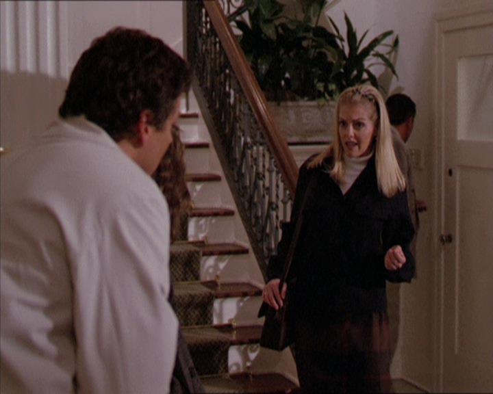 Charmed-Online-dot-210HeartbreakCity1761.jpg