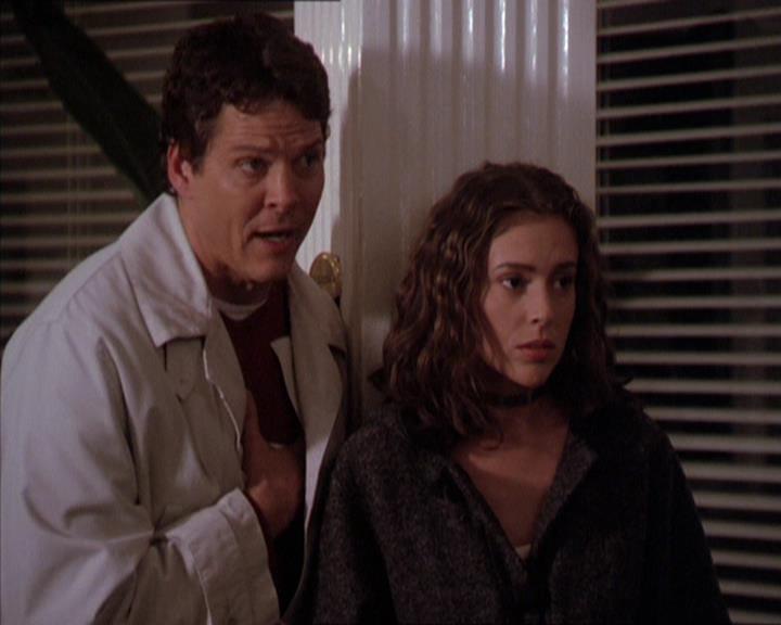 Charmed-Online-dot-210HeartbreakCity1764.jpg